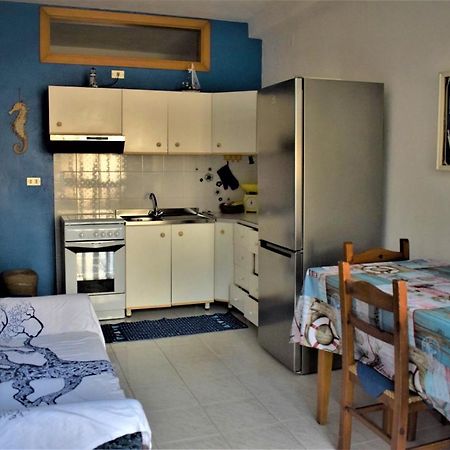 Un Po Di Relax A Pochi Passi Dal Mare! Lägenhet Àrbatax Exteriör bild