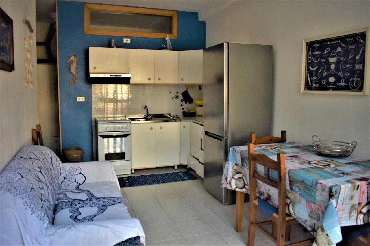 Un Po Di Relax A Pochi Passi Dal Mare! Lägenhet Àrbatax Exteriör bild