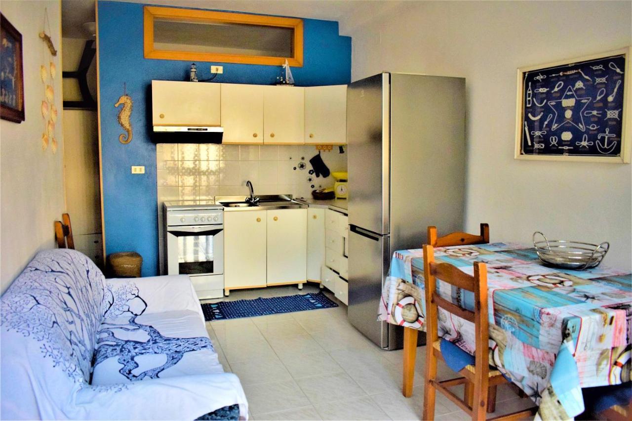 Un Po Di Relax A Pochi Passi Dal Mare! Lägenhet Àrbatax Exteriör bild