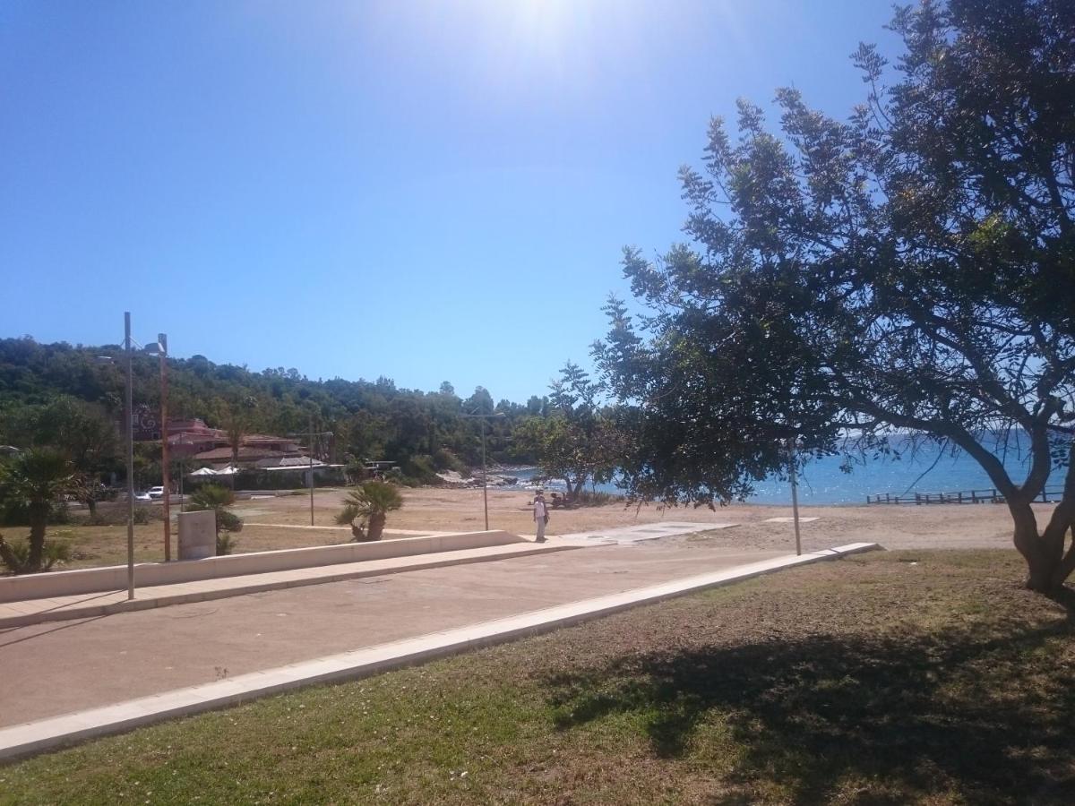 Un Po Di Relax A Pochi Passi Dal Mare! Lägenhet Àrbatax Exteriör bild