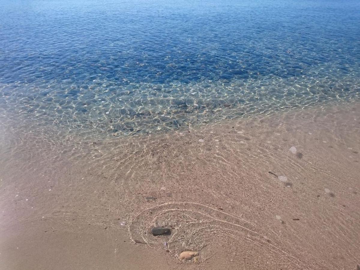 Un Po Di Relax A Pochi Passi Dal Mare! Lägenhet Àrbatax Exteriör bild